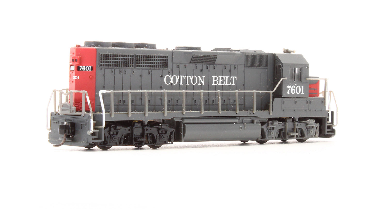 Pre-Owned 48514 GP40 Diesel Locomotive Cotton Belt - Road #7601