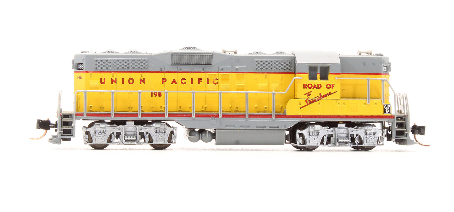 Pre-Owned 48333 GP9 Ph.2 Diesel Locomotive Union Pacific - Road #198