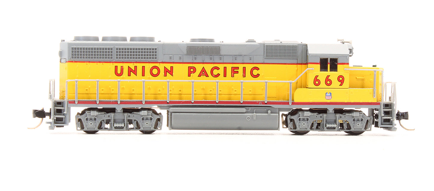 Pre-Owned 48535 GP40 Diesel Locomotive Union Pacific - Road #669