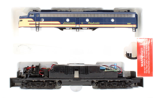 Pre-Owned E8/9 Diesel Locomotive L&N - Road #797