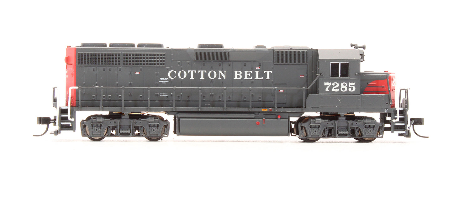 Pre-Owned 53928 GP40 Diesel Locomotive Cotton Belt - Road #7285