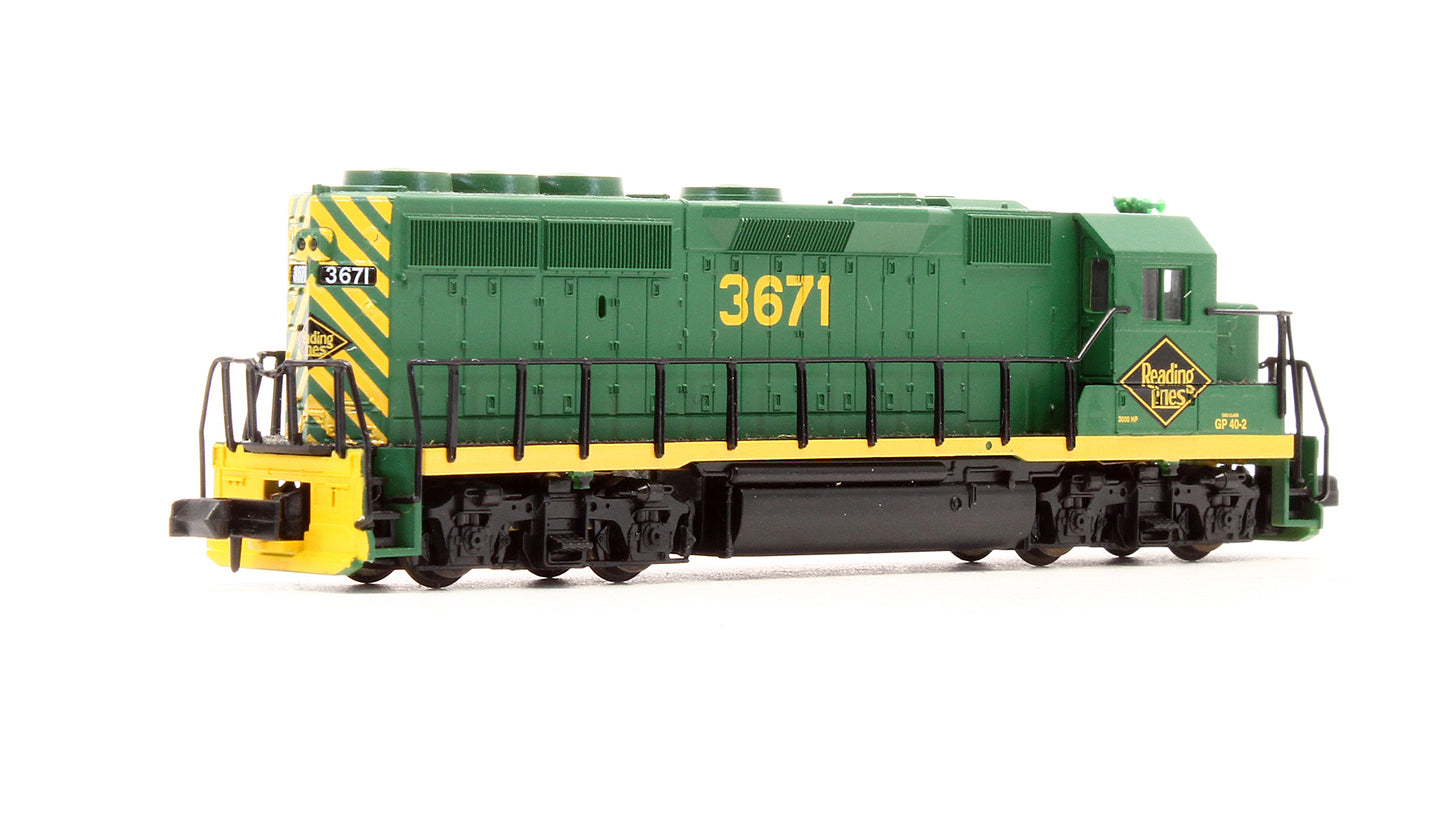 Pre-Owned 48618 GP40-2 Diesel Locomotive Reading - Road #3671