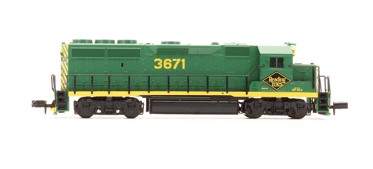 Pre-Owned 48618 GP40-2 Diesel Locomotive Reading - Road #3671