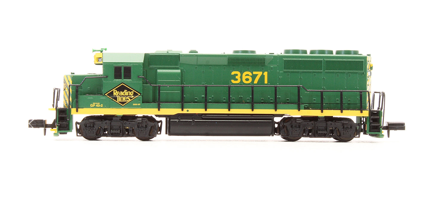 Pre-Owned 48618 GP40-2 Diesel Locomotive Reading - Road #3671