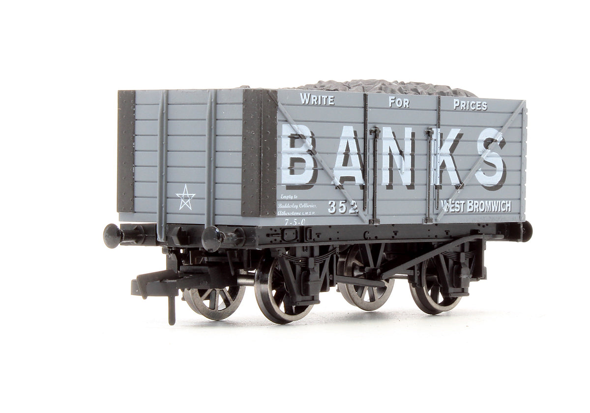 Pre-Owned 'Banks' 8 Plank Wagon '352'