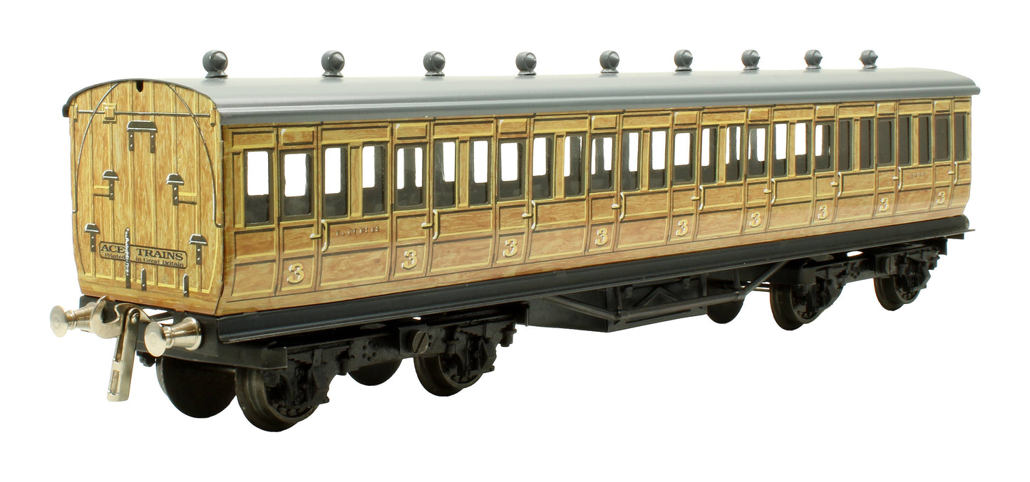 Pre-Owned Set of 2x LNER Teak Coaches (Missing One Coach)