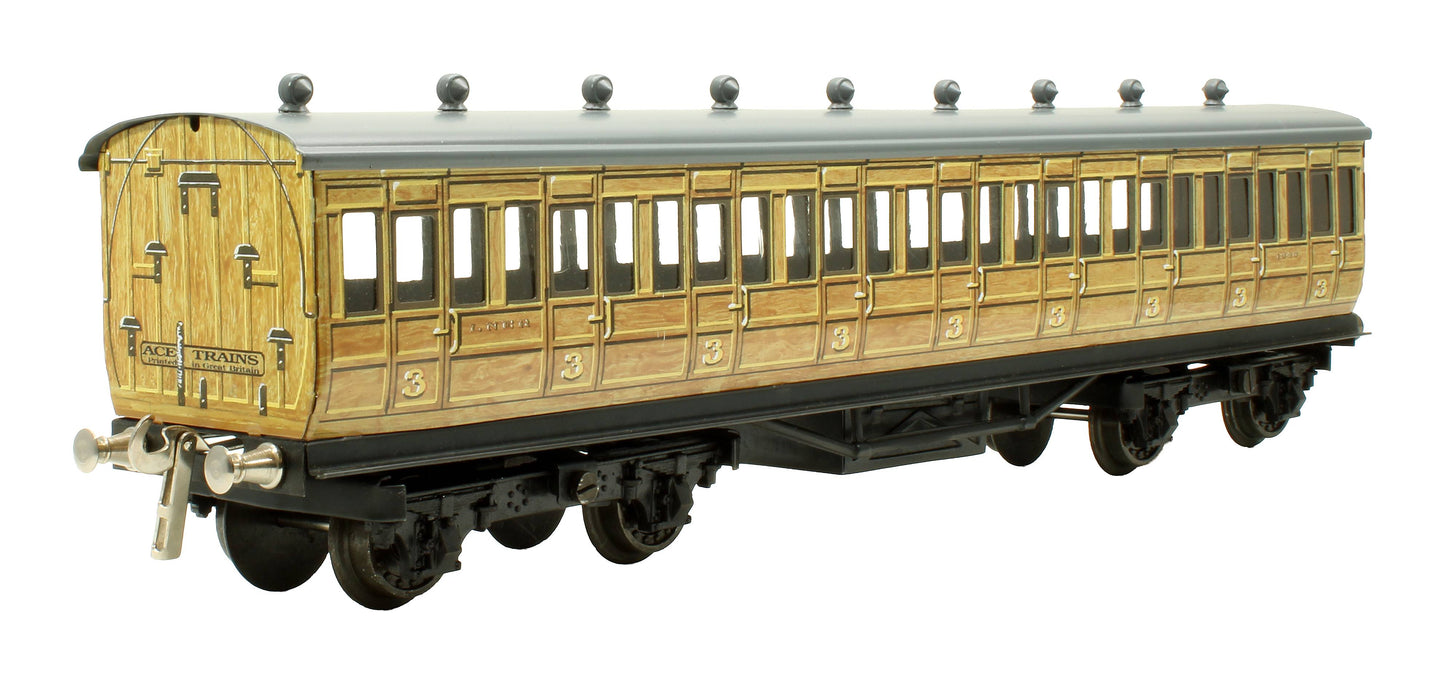 Pre-Owned Set of 2x LNER Teak Coaches (Missing One Coach)