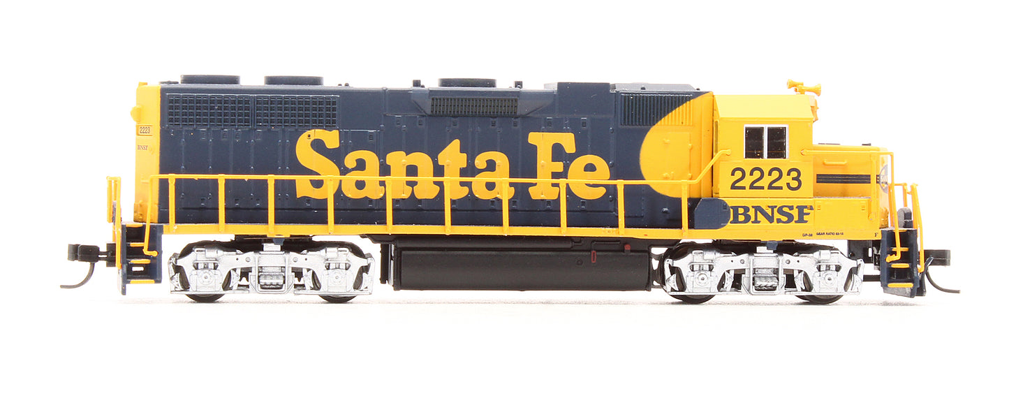 Pre-Owned 40 000 369 GP38 Low Nose Diesel Locomotive BNSF "Patch" - Road #2223