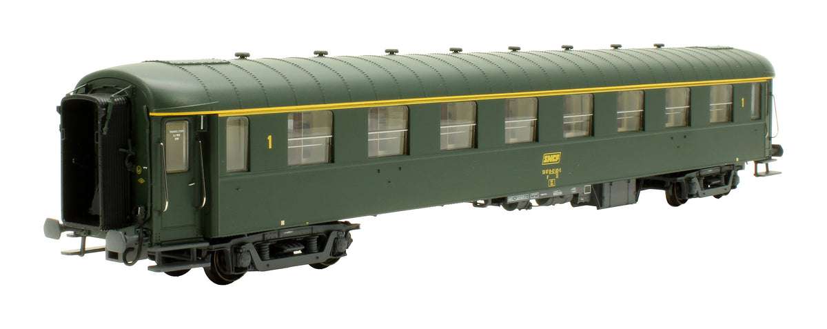 Pre-Owned MW40 203 SNCF 1st Class Coach '50 87 18-47 413-5'