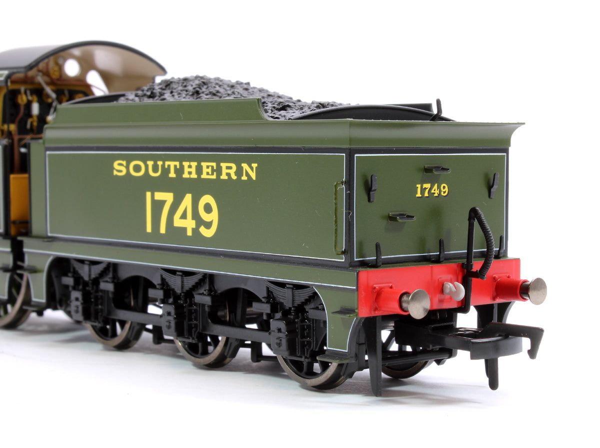 SECR Maunsell D1 Class Southern SR Maunsell Olive Green 4-4-0 Steam Locomotive No.1749