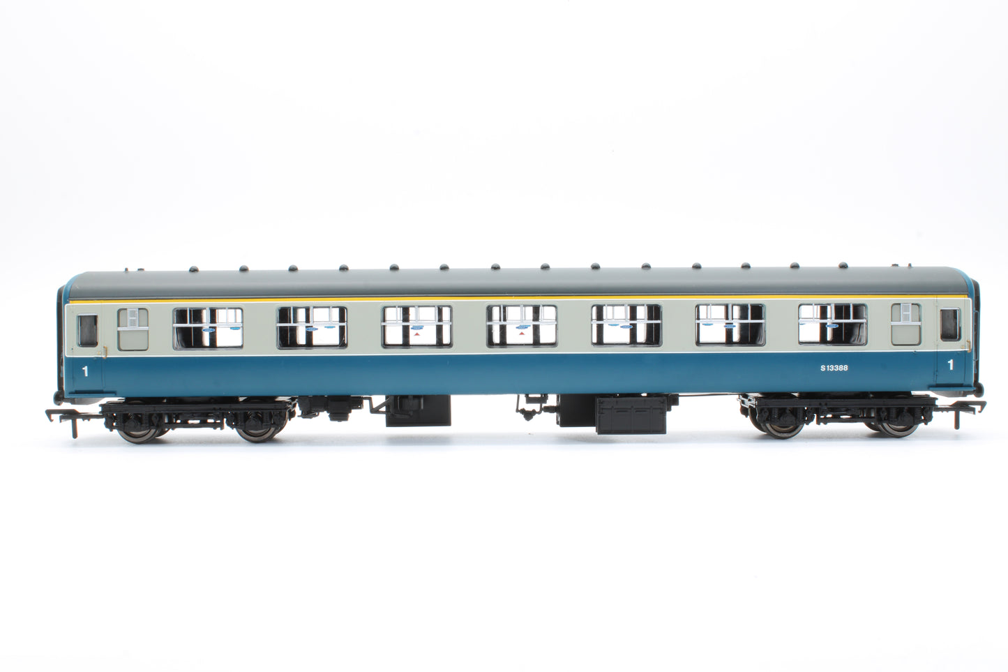 Pre-Owned 39-330A BR Blue & Grey MK2 1st Class Corridor Coach No.S13388