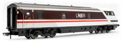 R40504 Mk4 DVT Driving Van Trailer LNER 82225