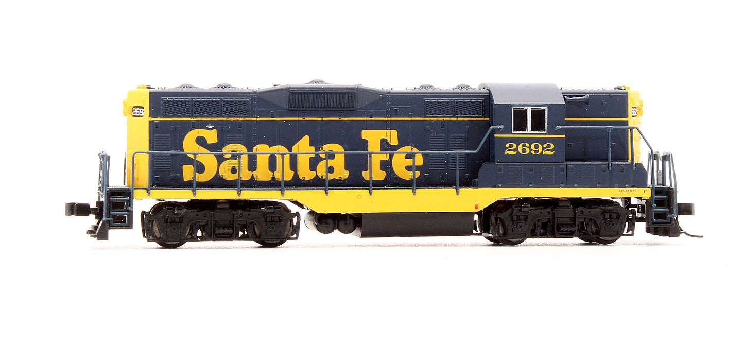Pre-Owned 48082 GP7 Ph.1 Diesel Locomotive Santa Fe - Road #2692