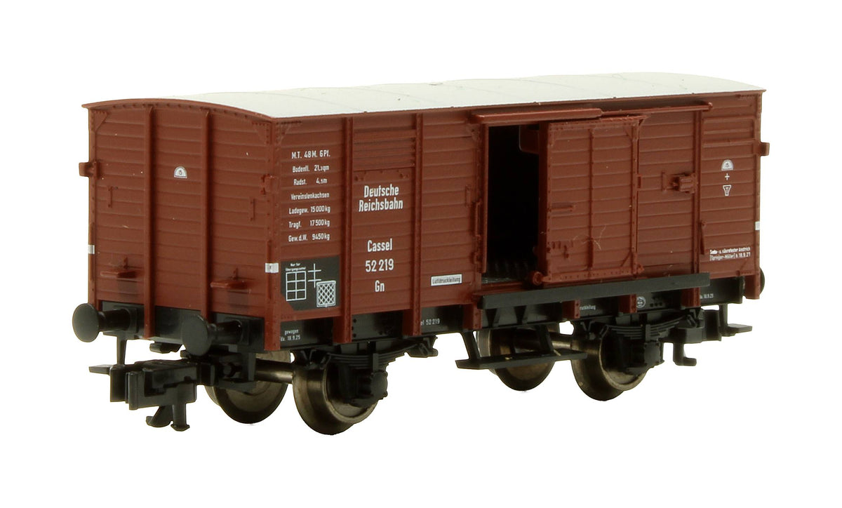 Pre-Owned 7900 2-8-0 Class 56 German State Railway 56 2264 Pre-War Steam Locomotive Train Set