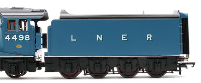 R30555 LNER Class A4 Sir Nigel Gresley (with figure Limited Edition) The Great Railway Engineers Collection Steam Locomotive