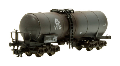Pre-Owned 84 1969 2-10-0 Class 52 German Federal Railway 052 913-1 Pre-War Steam Locomotive Tanker Train Set