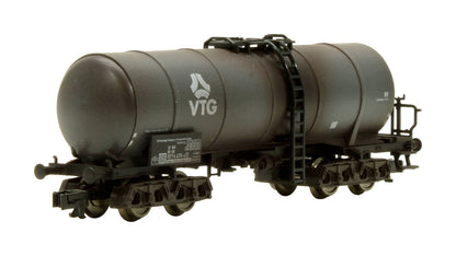 Pre-Owned 84 1969 2-10-0 Class 52 German Federal Railway 052 913-1 Pre-War Steam Locomotive Tanker Train Set