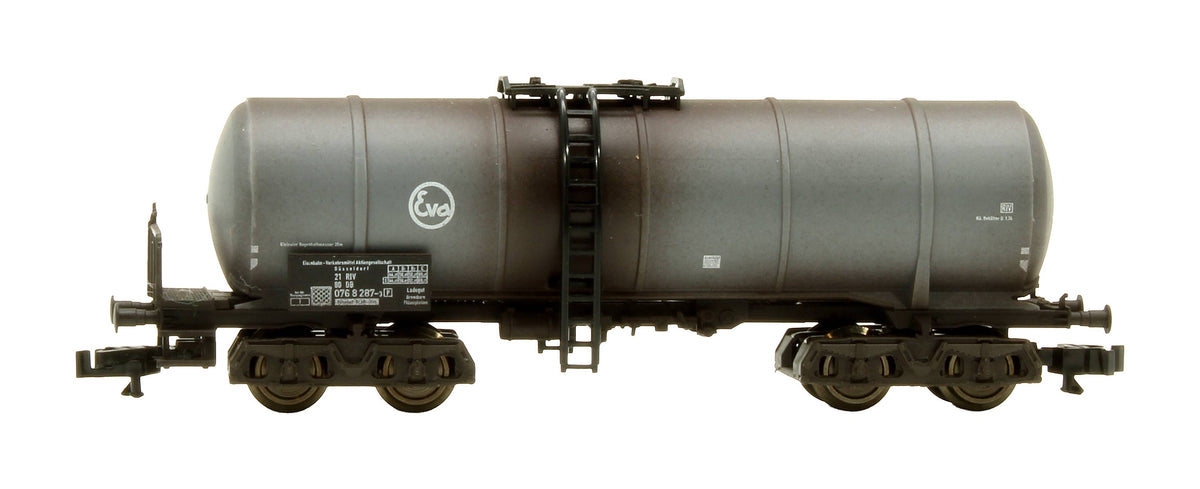 Pre-Owned 84 1969 2-10-0 Class 52 German Federal Railway 052 913-1 Pre-War Steam Locomotive Tanker Train Set