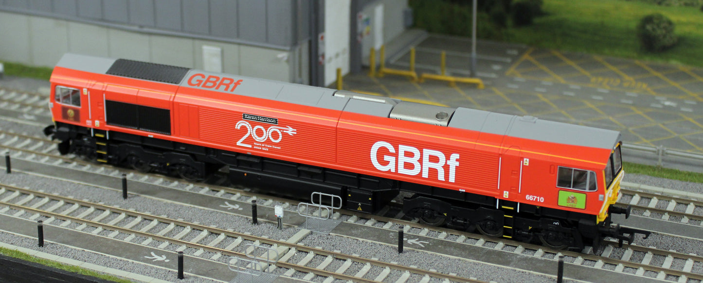 R30549 RailRoad Plus GBRf Class 66 Railway 200 'Karen Harrison' 66710 Diesel Locomotive