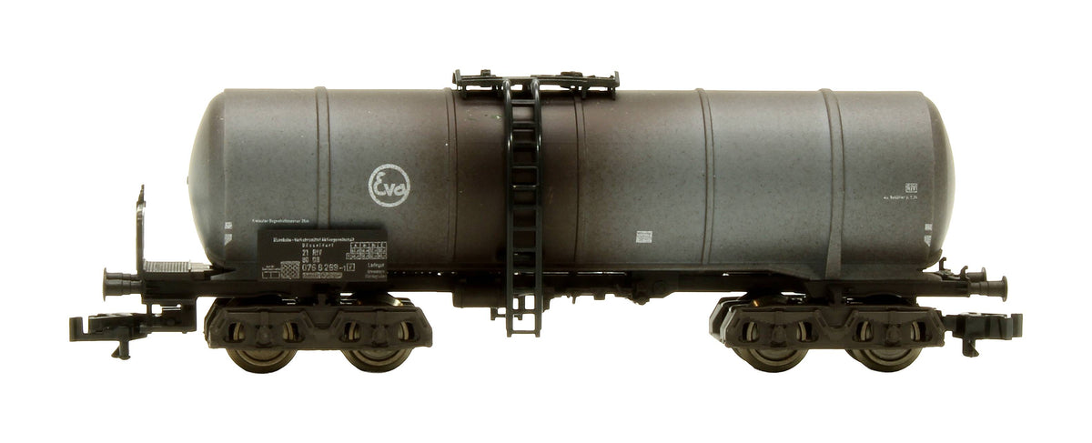 Pre-Owned 84 1969 2-10-0 Class 52 German Federal Railway 052 913-1 Pre-War Steam Locomotive Tanker Train Set