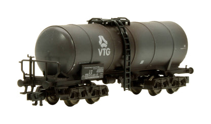 Pre-Owned 84 1969 2-10-0 Class 52 German Federal Railway 052 913-1 Pre-War Steam Locomotive Tanker Train Set