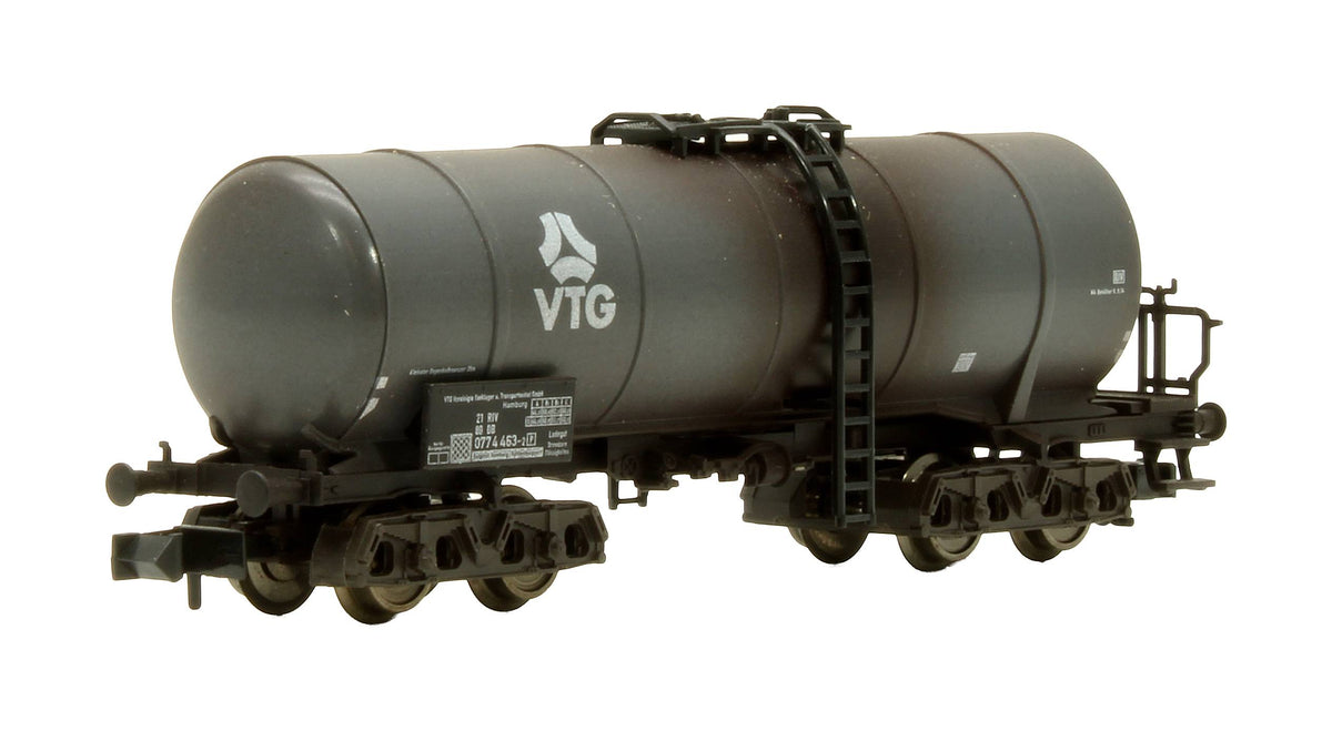 Pre-Owned 84 1969 2-10-0 Class 52 German Federal Railway 052 913-1 Pre-War Steam Locomotive Tanker Train Set