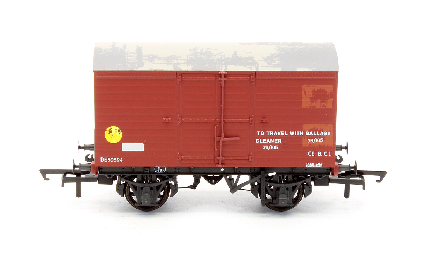 Pre-Owned ACC2057 SR Departmental Service Van EX-D1478 BR Bauxite DS50594 (Exclusive Model)