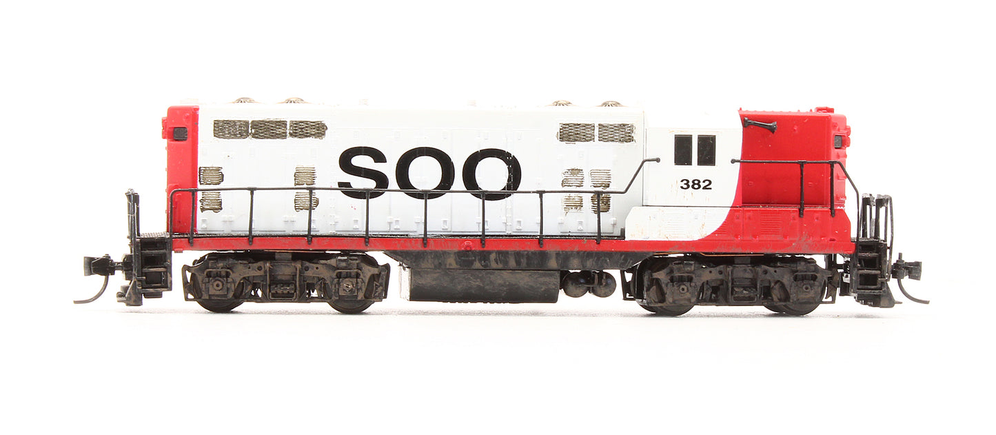 Pre-Owned 48034 GP7 Diesel Locomotive Soo Line - Road #382 - Custom Weathered