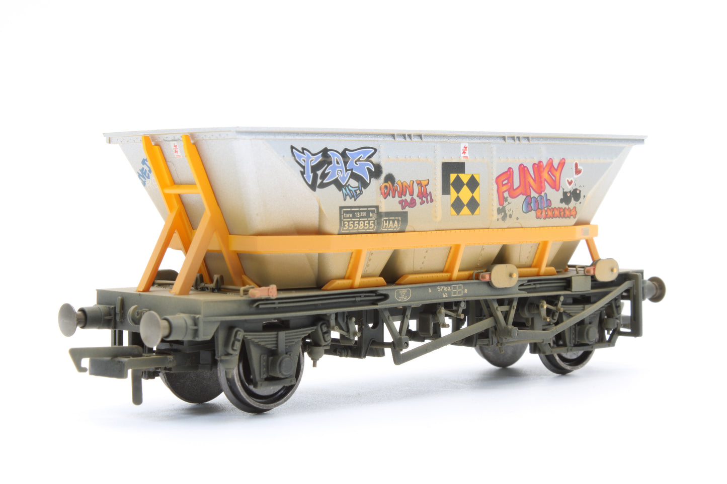 R6961 Pre-Owned BR Railfreight HAA Wagon No.355855 (Weathered & Graffiti)