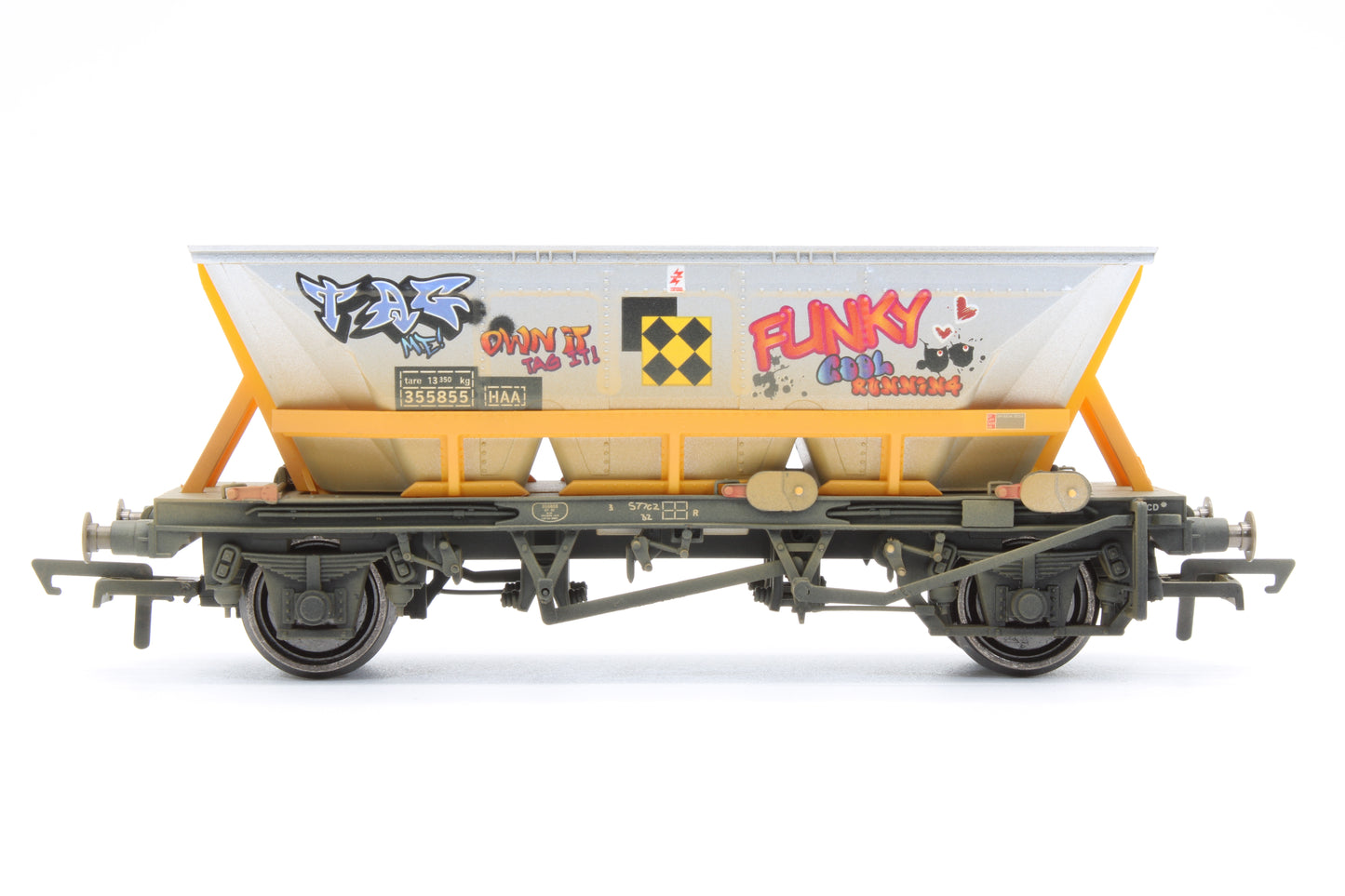 R6961 Pre-Owned BR Railfreight HAA Wagon No.355855 (Weathered & Graffiti)