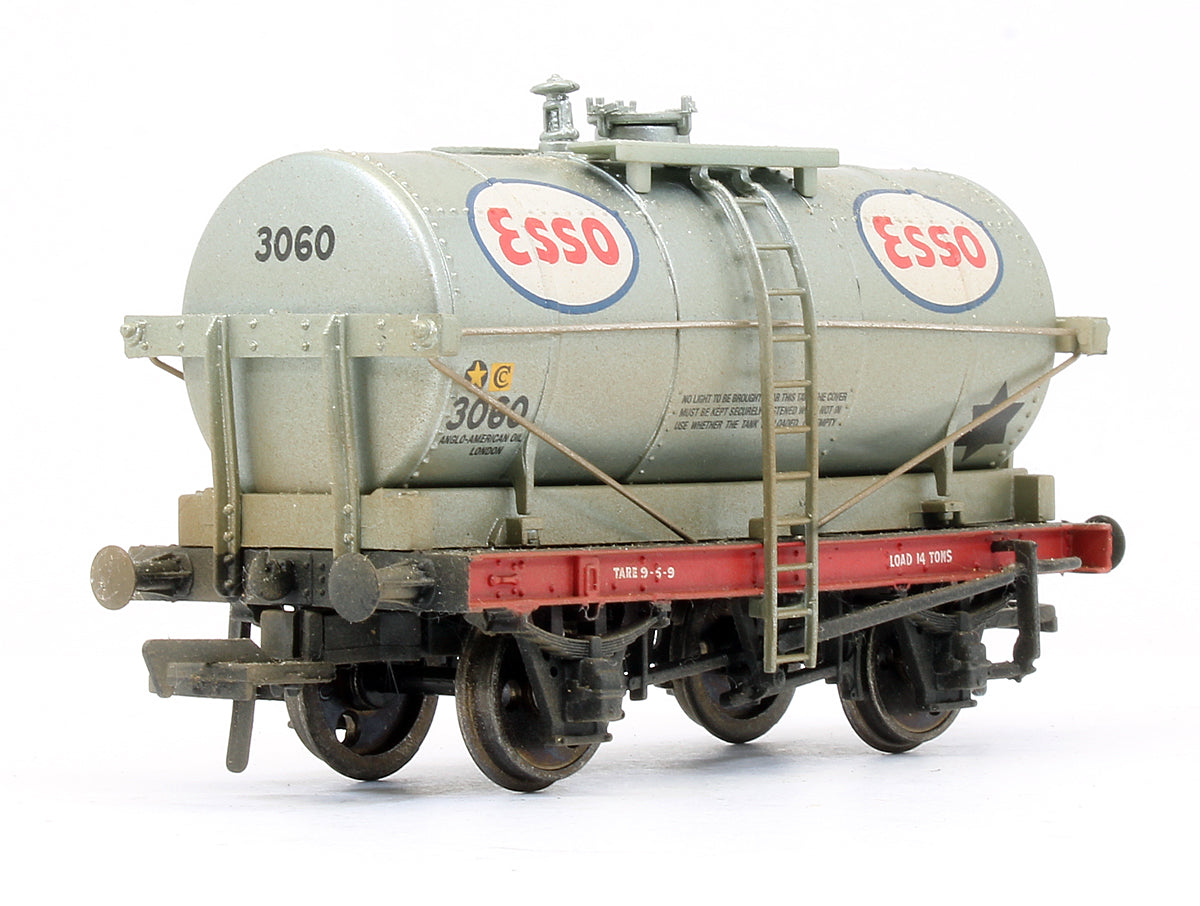 Pre-Owned 37-668 Set Of 3 - 14T Tank Wagons 'Esso' (Weathered)