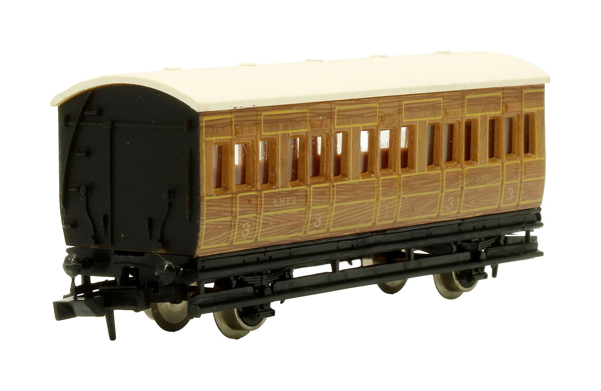 Pre-Owned 0662 LNER 4 Wheel Coach '3587'