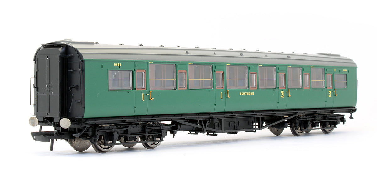 Pre-Owned SR Maunsell Composite Coach '5686'