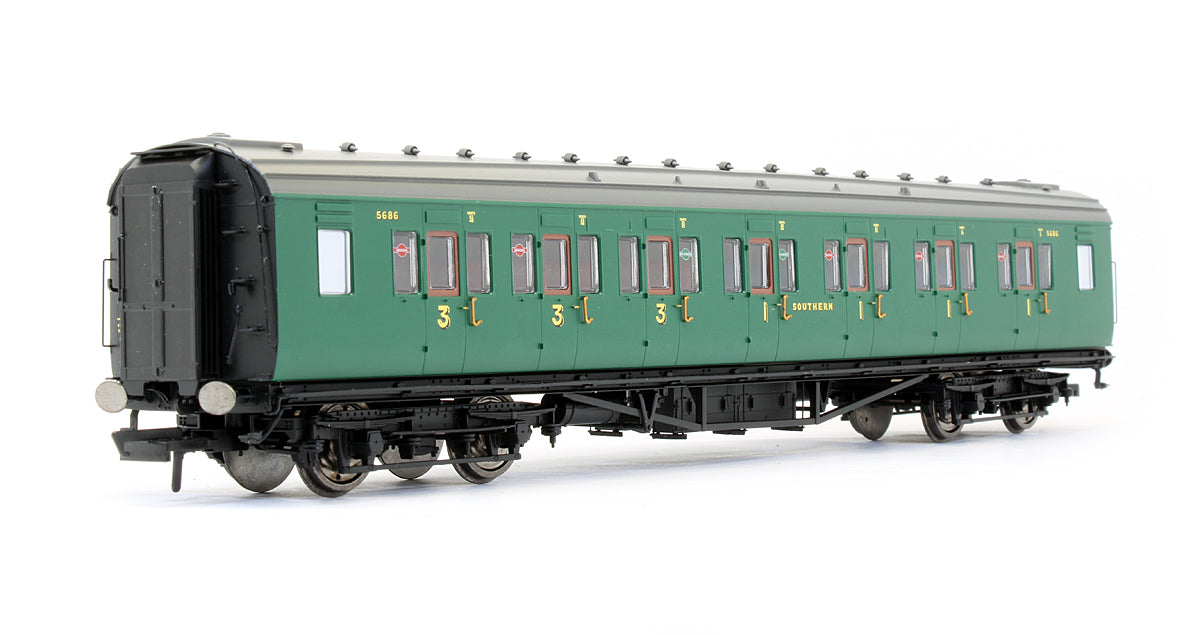 Pre-Owned SR Maunsell Composite Coach '5686'