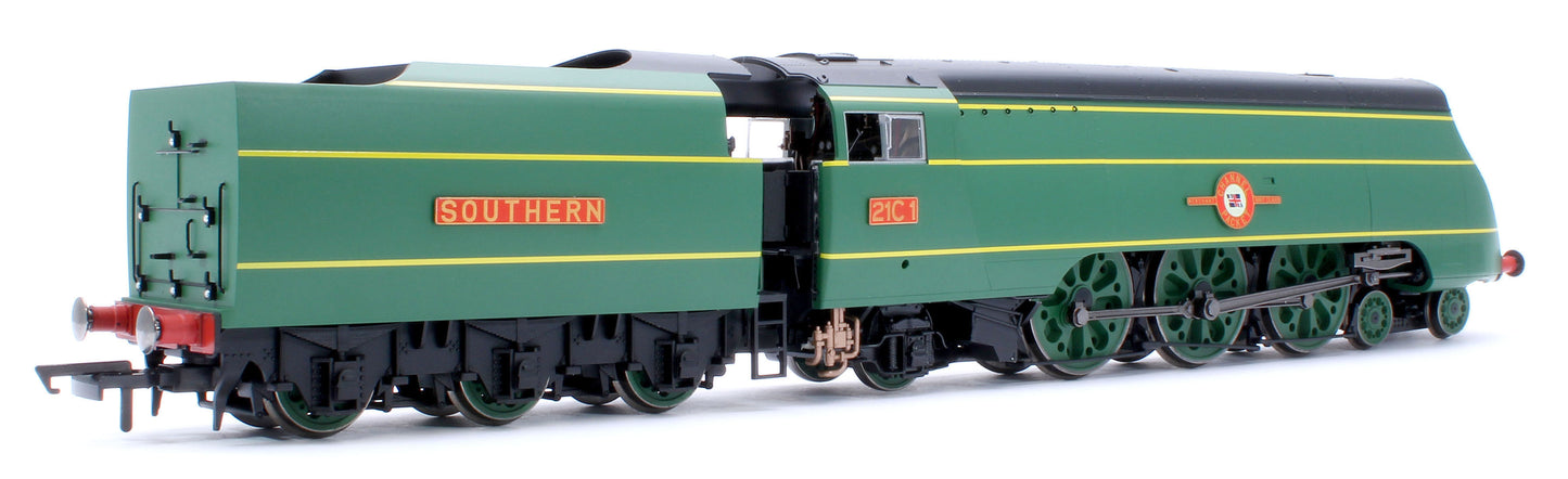 R30399SS SR Merchant Navy Class 4-6-2 21C1 Channel Packet Steam Locomotive - DCC Sound & Steam Generator Fitted
