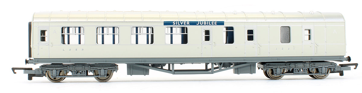 Pre-Owned Silver Jubilee Train Pack