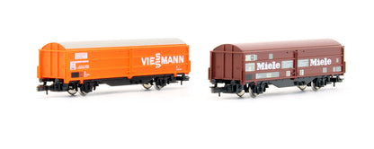 Pre-Owned Set Of 2 Sliding Wall Freight Cars