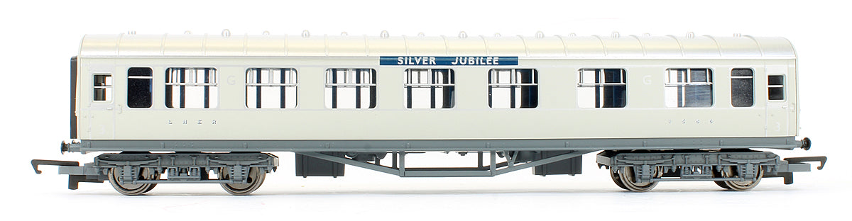 Pre-Owned Silver Jubilee Train Pack