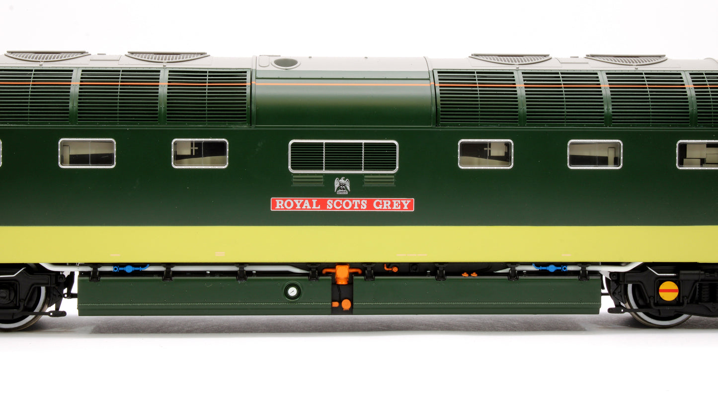 Pre-Owned Class 55 Deltic BR Green D9000 'Royal Scots Grey' (Small Yellow Panels/HI Headlights) Diesel Locomotive
