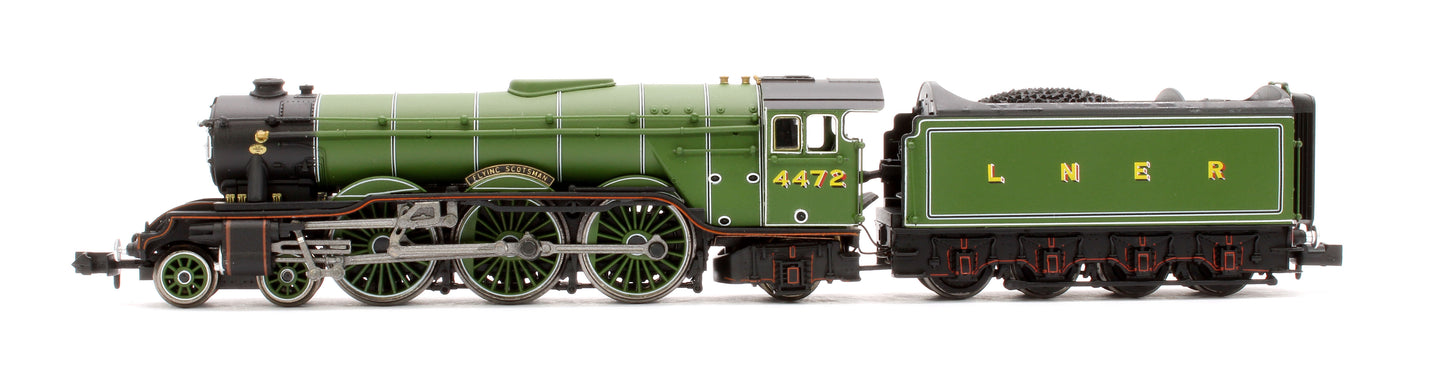 A3 Flying Scotsman 4472 LNER Apple Green & 4 Teak Gresley Coaches - DCC Fitted