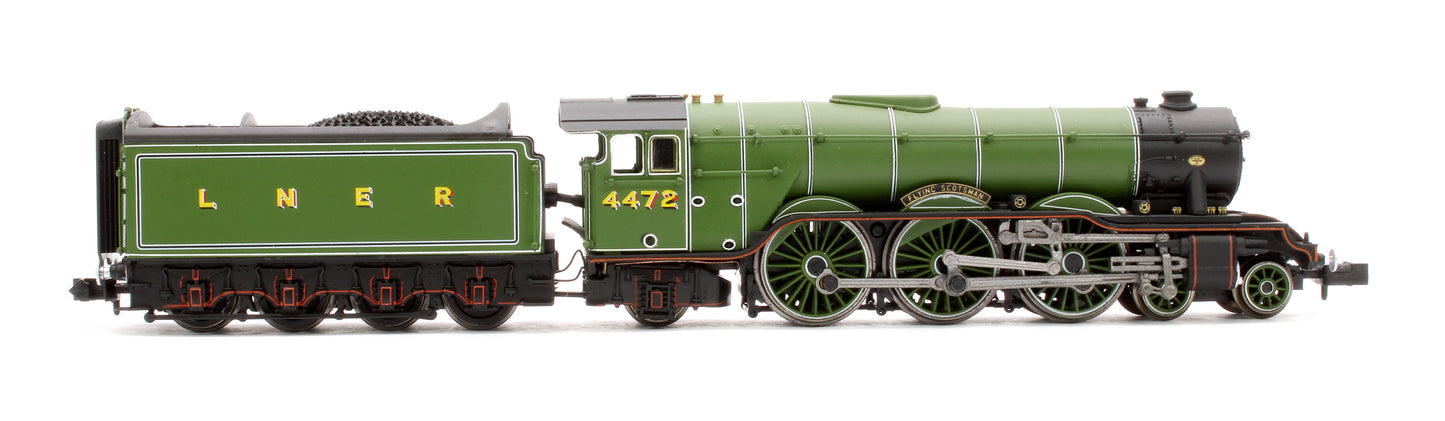 A3 Flying Scotsman 4472 LNER Apple Green & 4 Teak Gresley Coaches - DCC Fitted