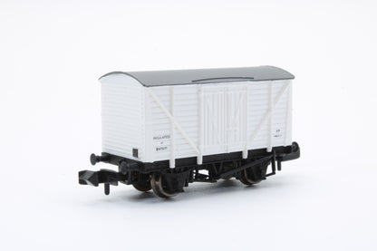 Pre-Owned 12T Insulated Box Van Planked Sides White - 'B872171'