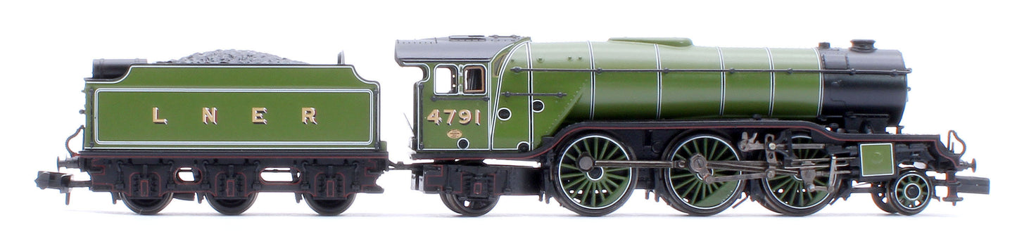 LNER V2 4791 LNER Lined Green (Original) Steam Locomotive