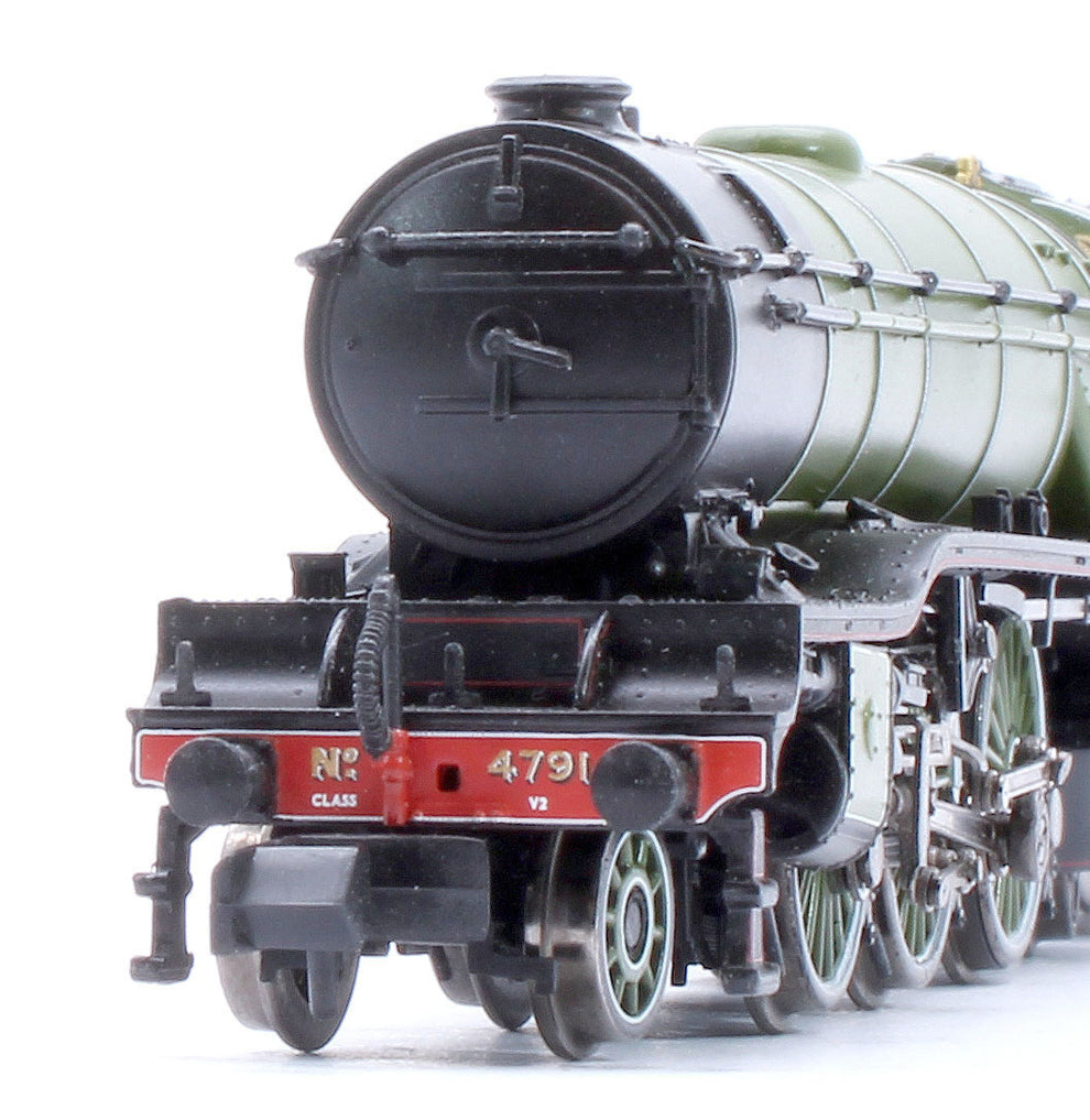 Graham Farish 372-610 LNER V2 4791 LNER Lined Green – Rails