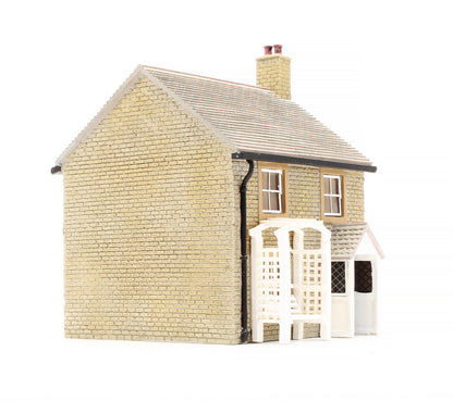 Pre-Owned R8551 Love Lane Cottage