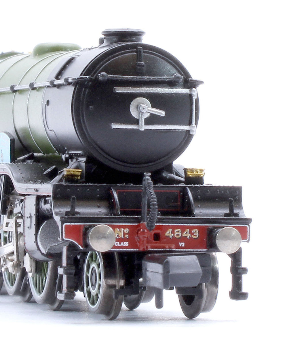 Graham Farish 372-611SF LNER V2 4843 'Kings Own Yorkshire – Rails