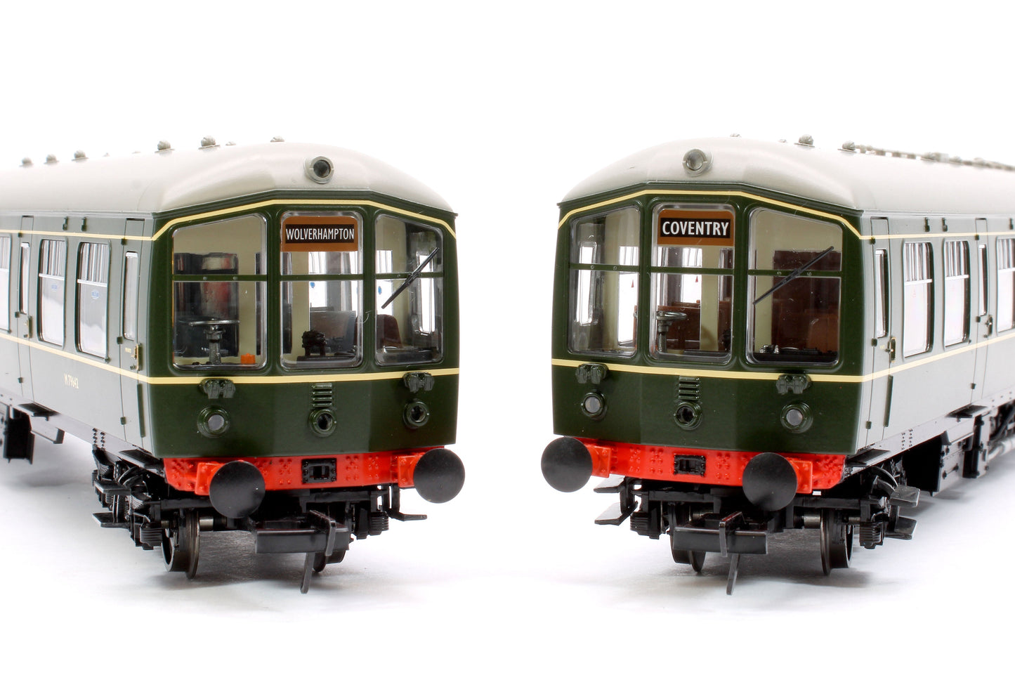 Pre-Owned 32-518 Derby Lightweight 2-Car DMU BR Green (Early Emblem) Diesel Locomotive