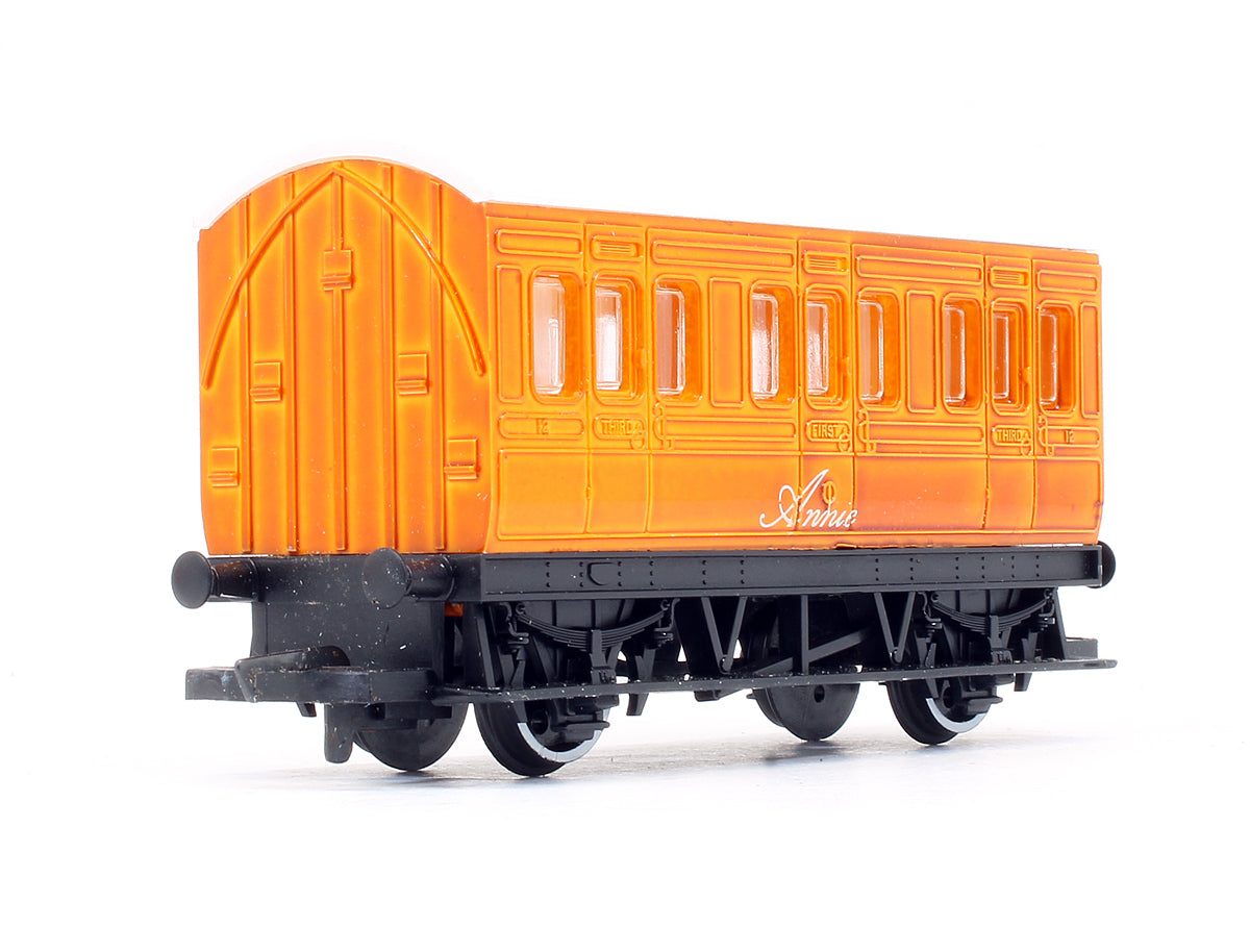 Pre-Owned Thomas & Friends Annie Coach & Clarabel Coach