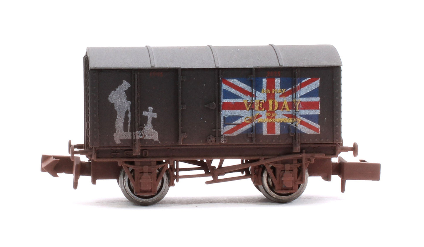 Pre-Owned 2F-013-098 Gunpowder Van VE Day 80th Anniversary Army - Weathered