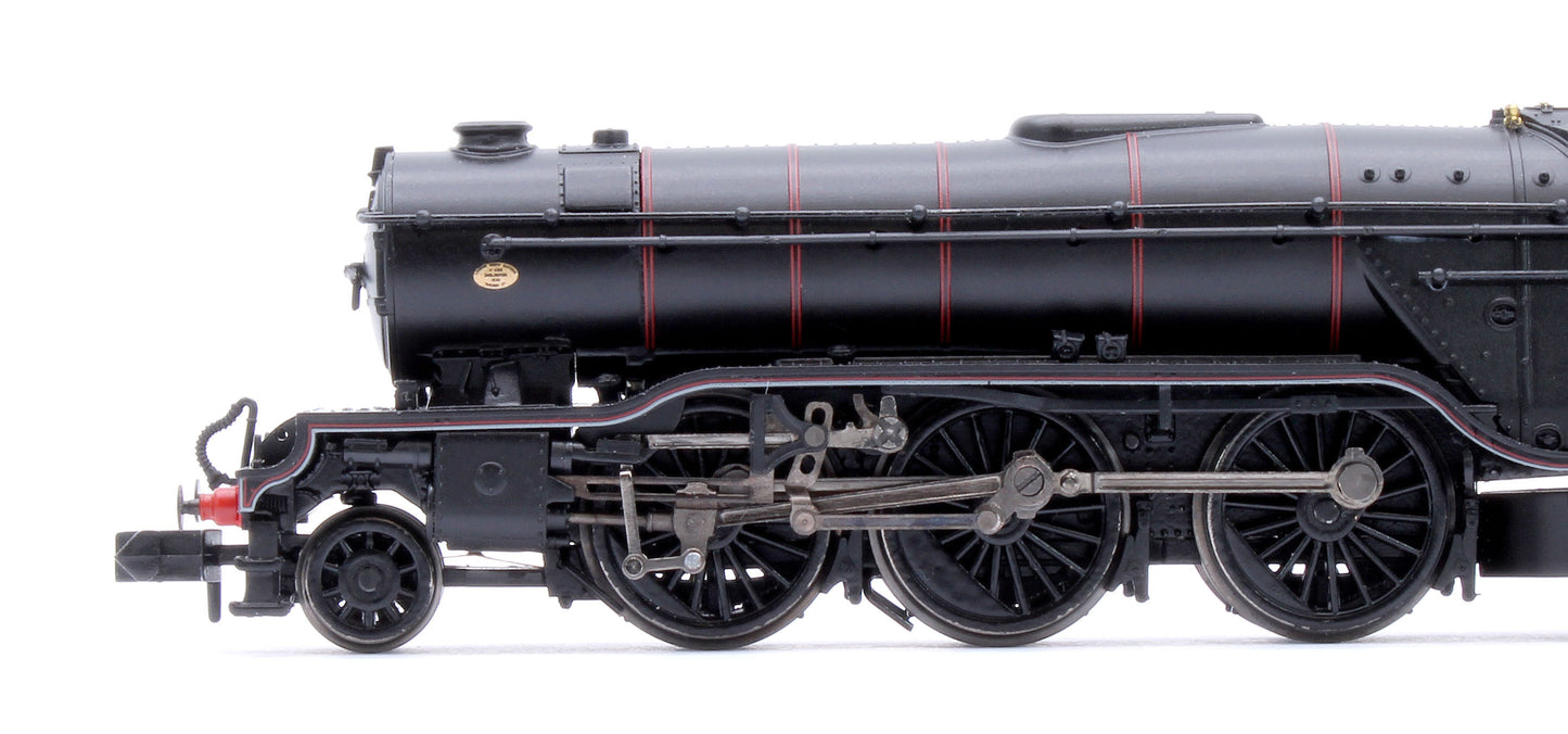 LNER V2 60845 BR Lined Black (Early Emblem) Steam Locomotive